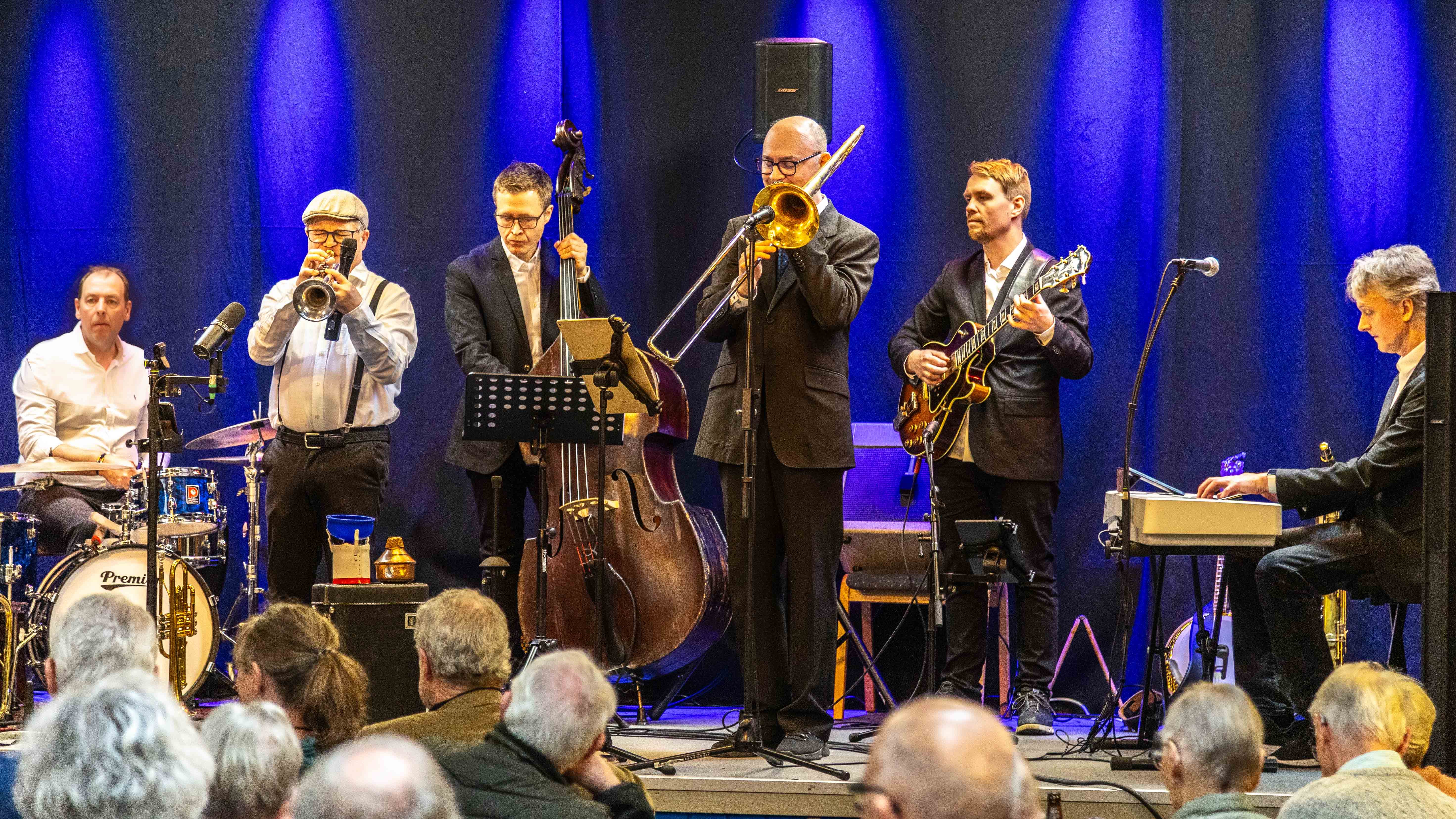 Jazz Dippers: Peter Bjerrum, Søren Peter Frøsig, Nicolas Kock, Storm Kleist, Bo Møller og Brian Svendsen